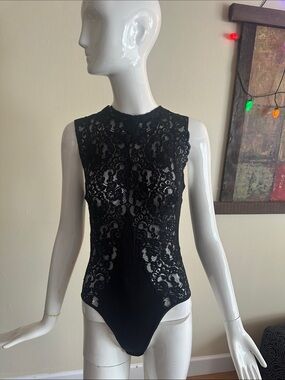Mey Black Lace High-Neck Sleeveless Bodysuit
